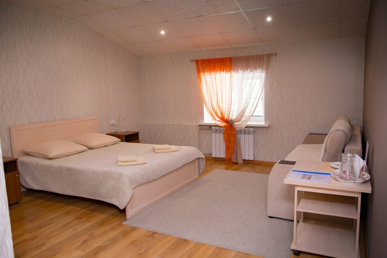 Полулюкс (Номер полулюкс с 1 двуспальной кроватью), Гостиница Трактир