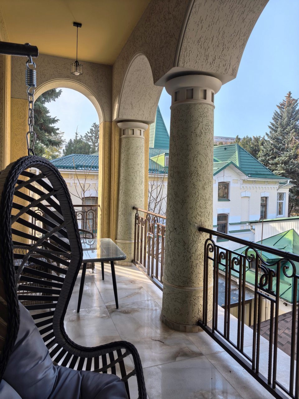 Люкс (Люкс), Гостевой дом Замок