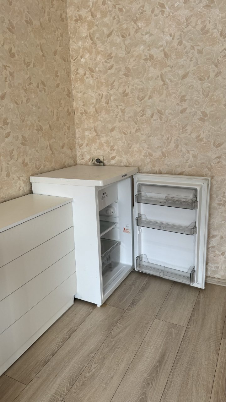 В номере есть мини холодильник, комод, шкаф