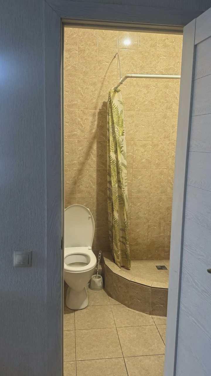 Ванная комната с душем и всем необходимым