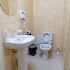 Трехместный (Комфорт однокомнатный трехместный), База отдыха Лесной дворик