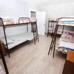 Кровать в 6-ти местной комнате