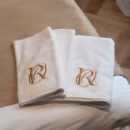 Полулюкс, Гостиница Rioniros