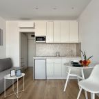 Апартаменты (На Мостотреста), Апартаменты Happy House на Мостотреста