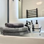 Апартаменты (На Мостотреста), Апартаменты Happy House на Мостотреста