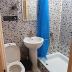 Туалет отдельный на этаже. Рядом с номером
