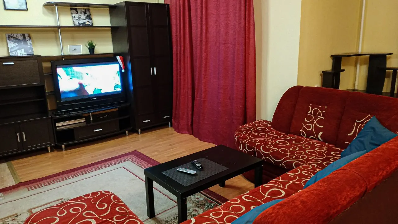 Трёхместный и более (Однокомнатная квартира у Ауры), Апартаменты Квартиры у ТЦ в центре