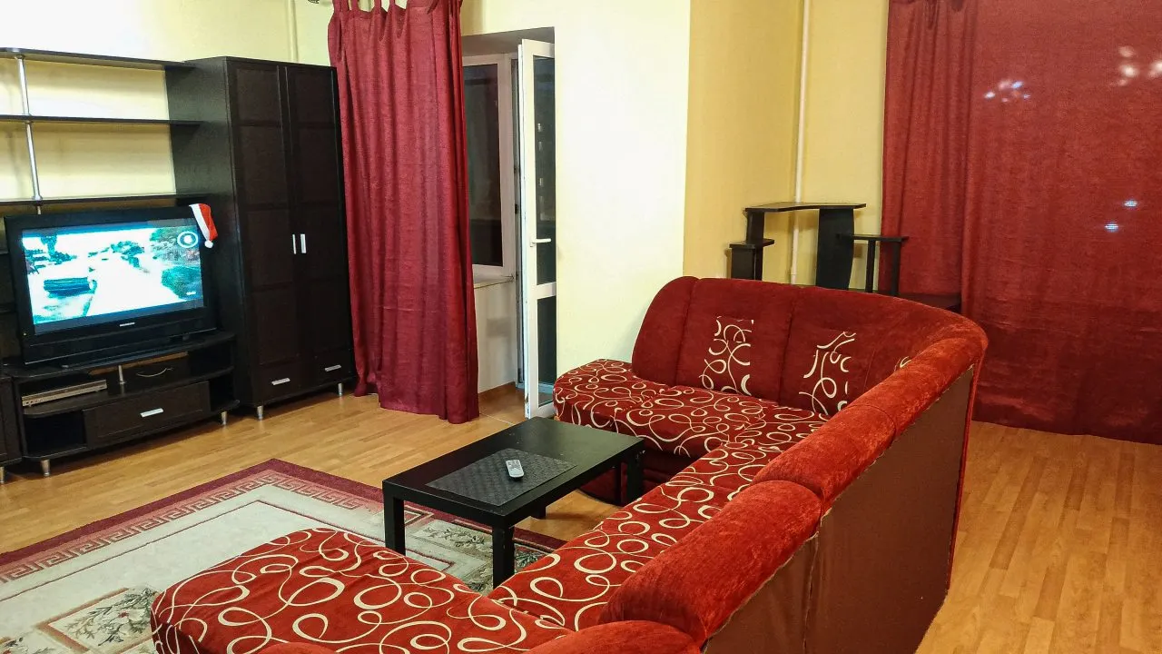 Трёхместный и более (Однокомнатная квартира у Ауры), Апартаменты Квартиры у ТЦ в центре