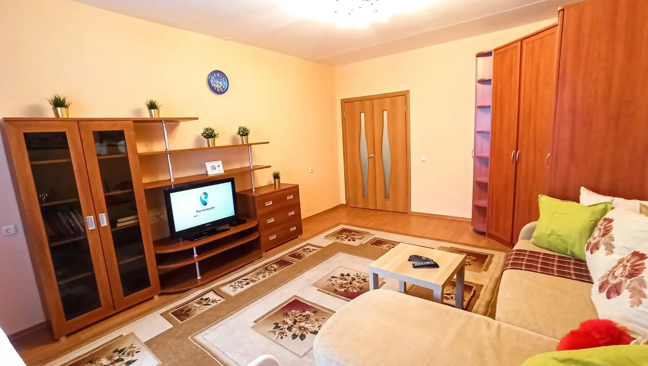 Трёхместный и более (Двухкомнатная квартира на Ленина), Апартаменты Квартиры у ТЦ в центре