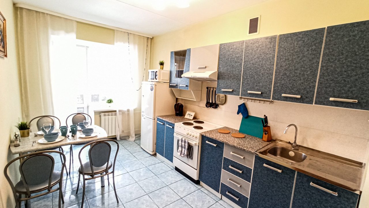 Трёхместный и более (Двухкомнатная квартира на Ленина), Апартаменты Квартиры у ТЦ в центре