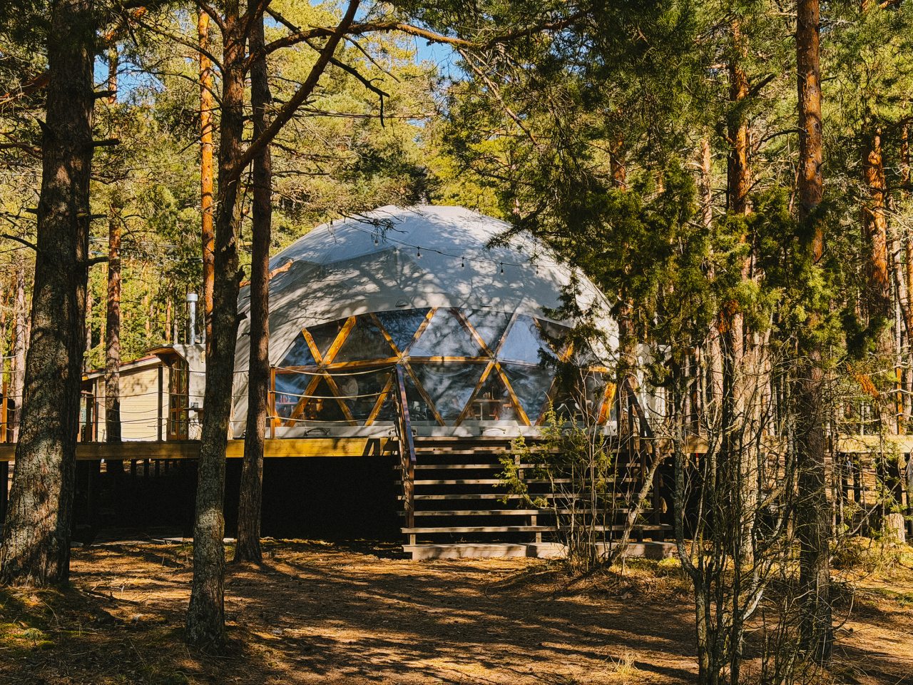 Дом (Геокупол на второй линии), Загородный отель Майтри