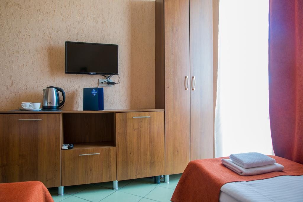 Двухместный (Двухместный номер с 2 отдельными кроватями без балкона) отеля Эв Рошель, Адлер