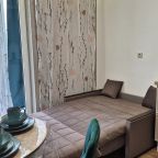 Трёхместный и более (Видовые апартаменты в центре), Апартаменты бизнес класса с видом на реку