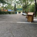 Парковка автомобилей служащим гостиницы, База отдыха СФЕРА
