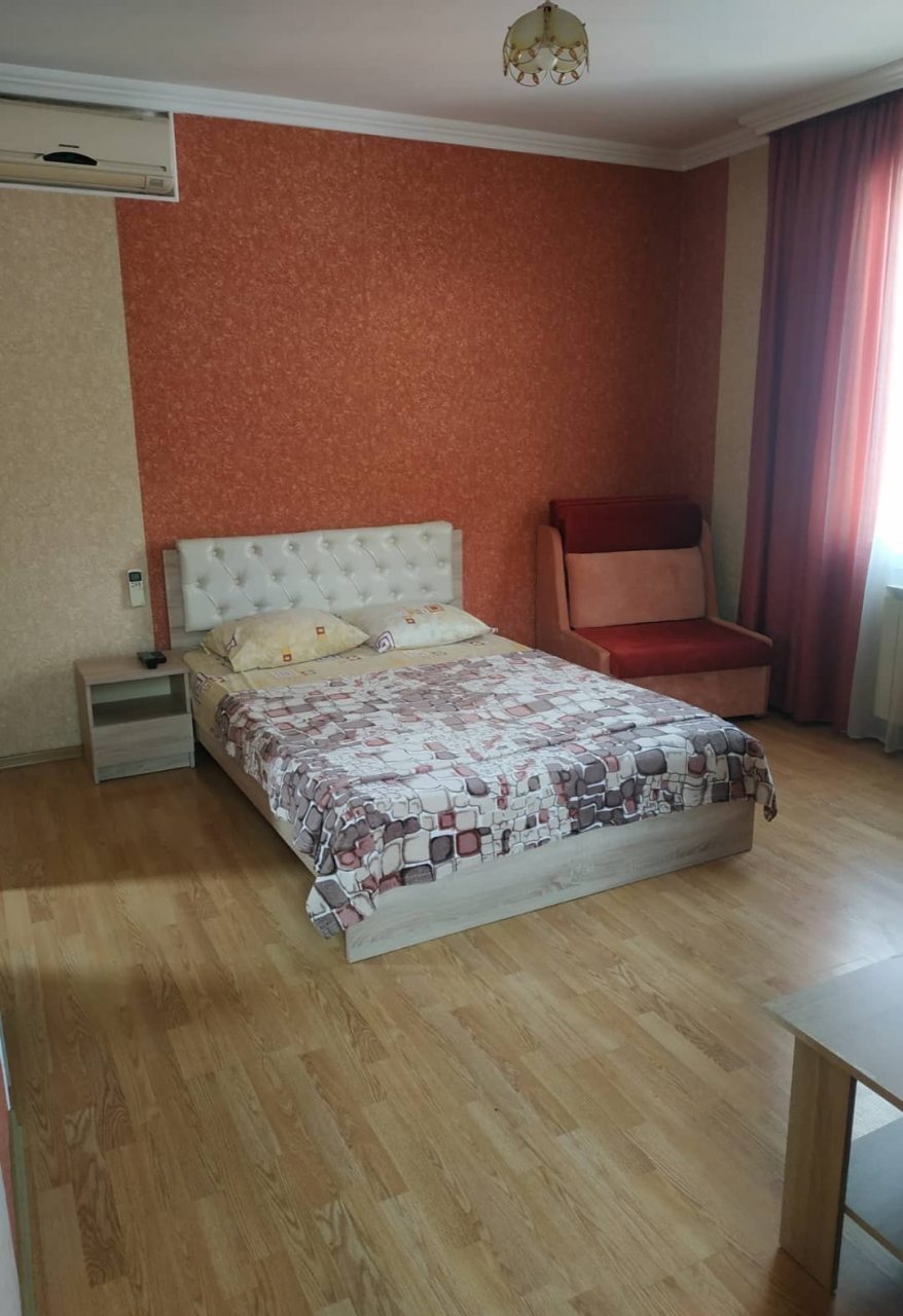 Апартаменты с отдельным входом и кухонным гарнитуром!