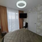 Трёхместный и более, Апартаменты на красном