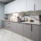 Квартира (Трёхкомнатная квартира с видом на море. Монако 14), Гостевой дом Белый дом