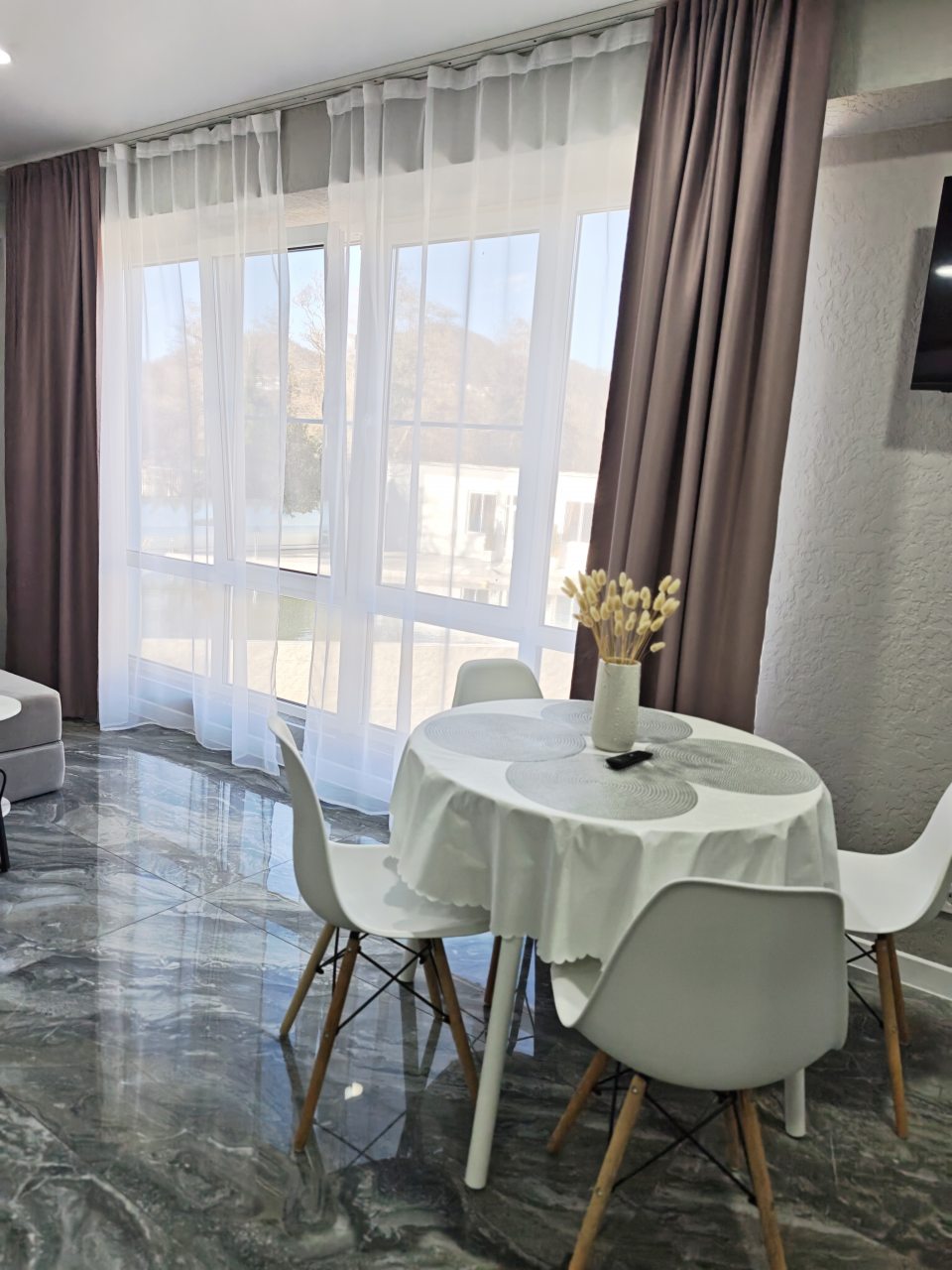 Апартаменты (Апартаменты в горах. Корпус EcoLand 26), Гостевой дом Белый дом