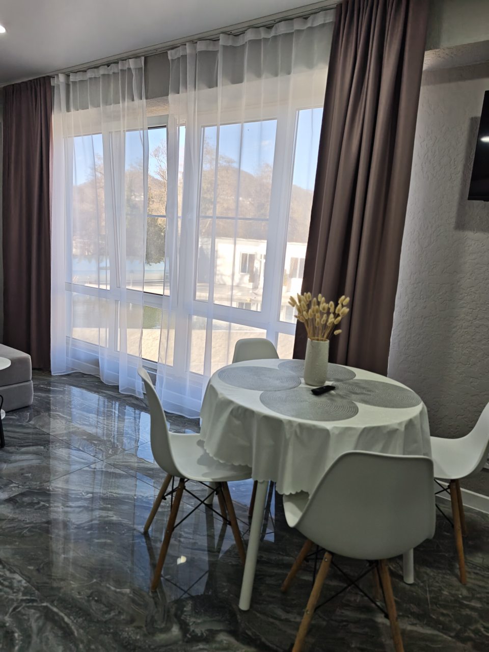 Апартаменты (Апартаменты в горах. Корпус EcoLand 26), Гостевой дом Белый дом