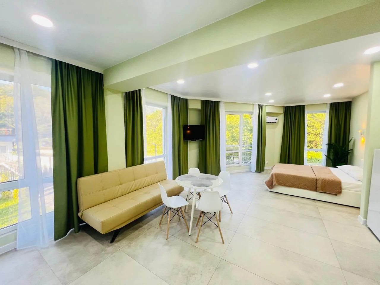 Апартаменты (Апартаменты в горах. Ecoland 27), Гостевой дом Белый дом