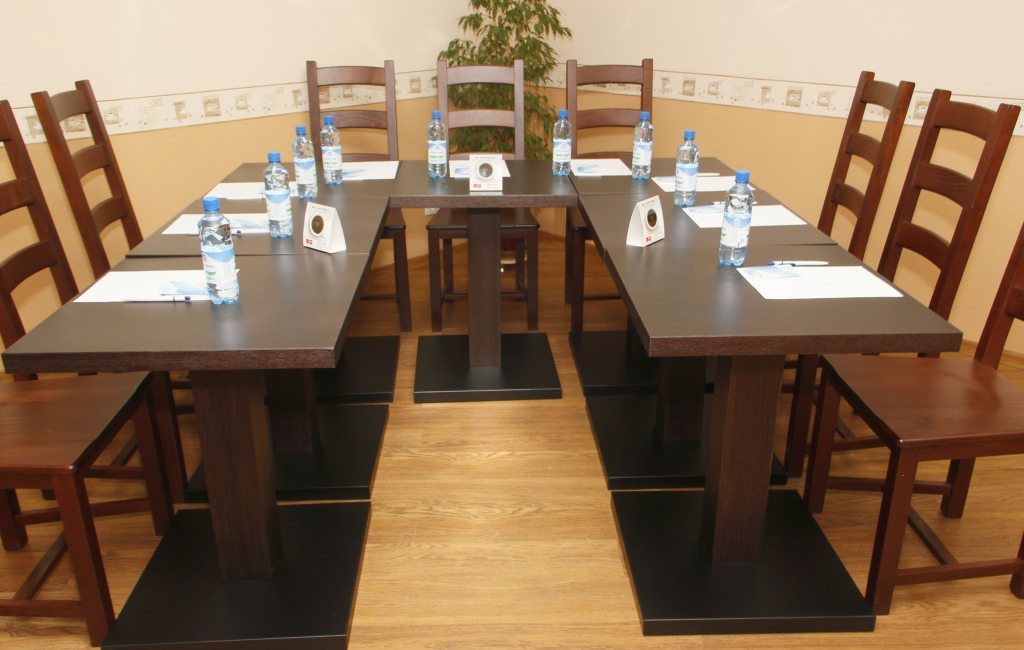 Комната переговоров на 12 человек