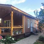 Дом (У озера), Коттедж МариЭлис Вилладж
