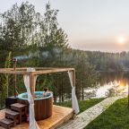 Трёхместный и более (Солнечное затмение с купелью), База отдыха Смородина