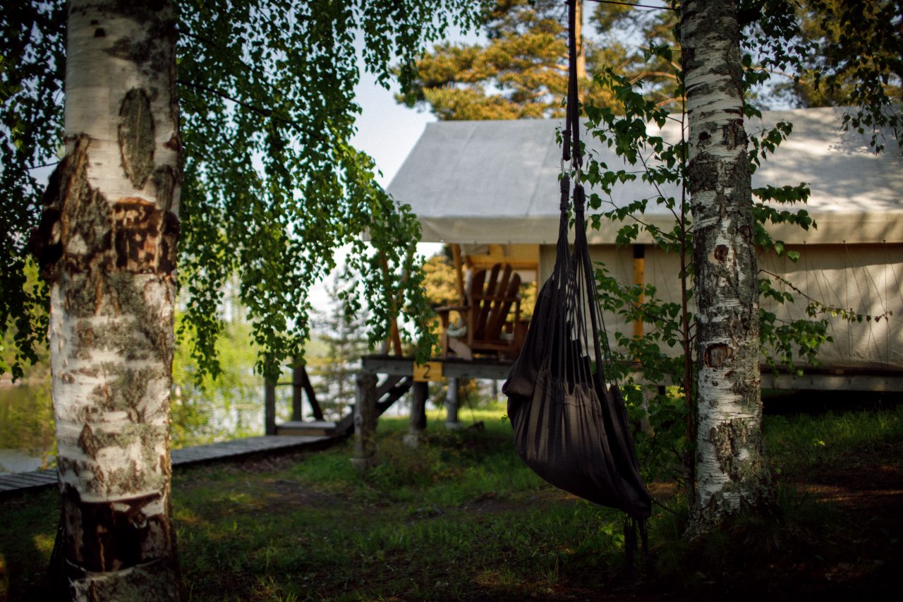 Трёхместный и более (Звездная пыль), База отдыха Смородина