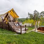 Трёхместный и более (Солнечное затмение с купелью), База отдыха Смородина
