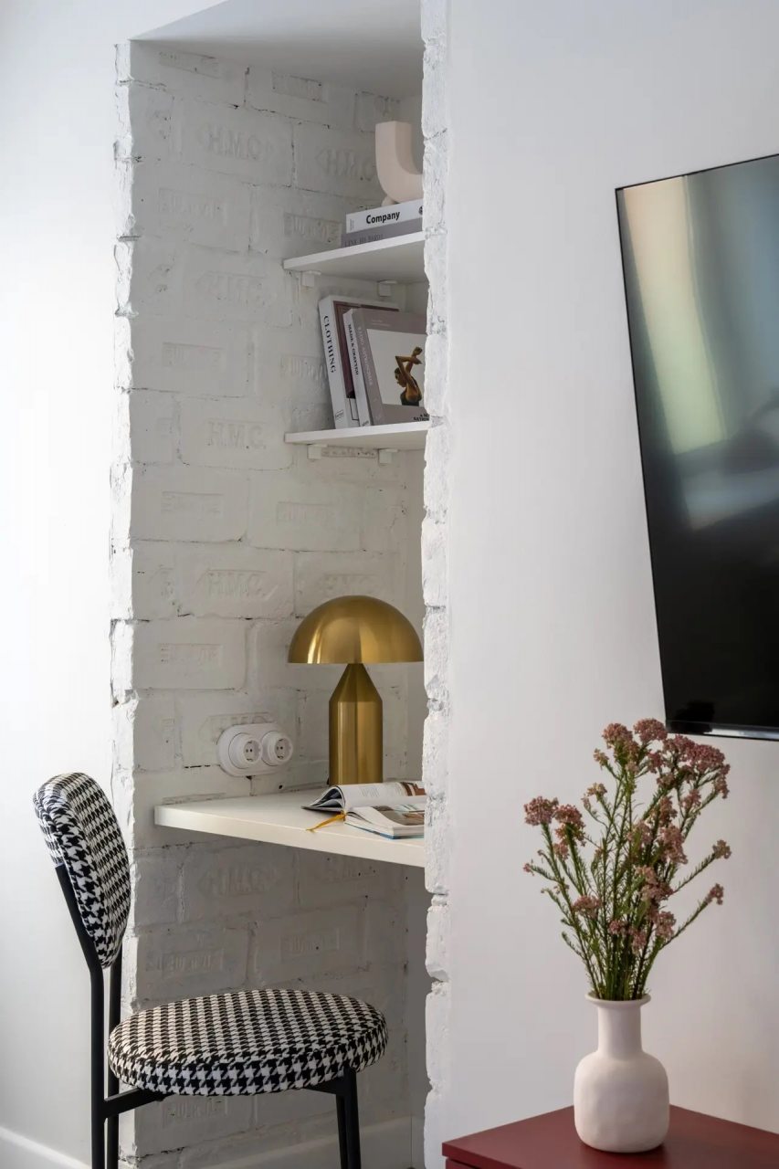 Зона с письменным столом