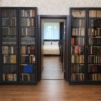 Книжный шкаф