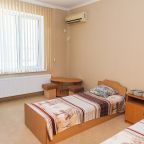 Четырехместный (Двухкомнатный Стандарт), Отель Лазурный Берег