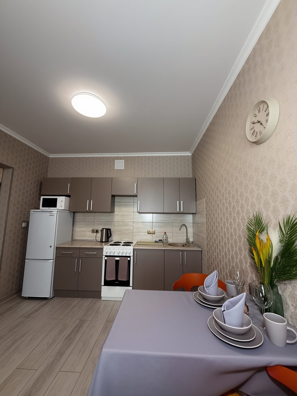 Апартаменты (Пломбир 32), Апартаменты Пломбир 32