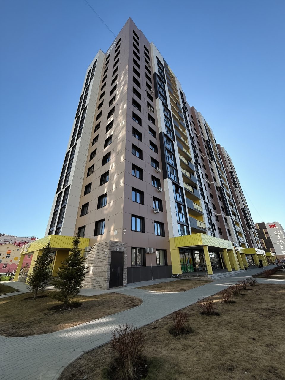 Апартаменты (Пломбир 32), Апартаменты Пломбир 32
