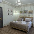 Двухместный (Милютинский парк), Гостиница На Крестовской