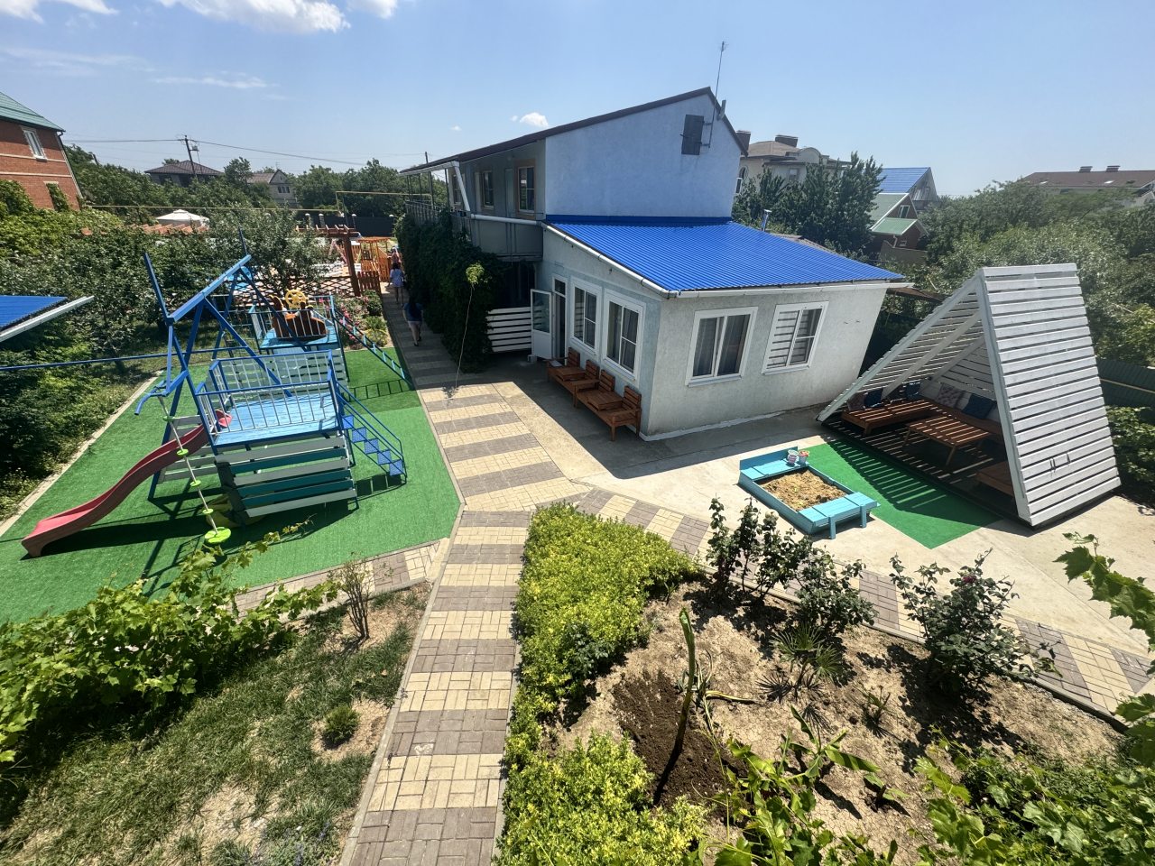 Гостиница Южные ночи, Кучугуры