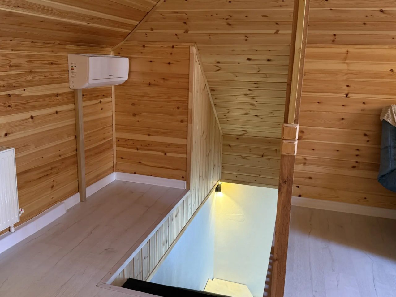 Квартира (Двухкомнатная квартира с мансардной крышей), Апартаменты на Полтавской д. 120