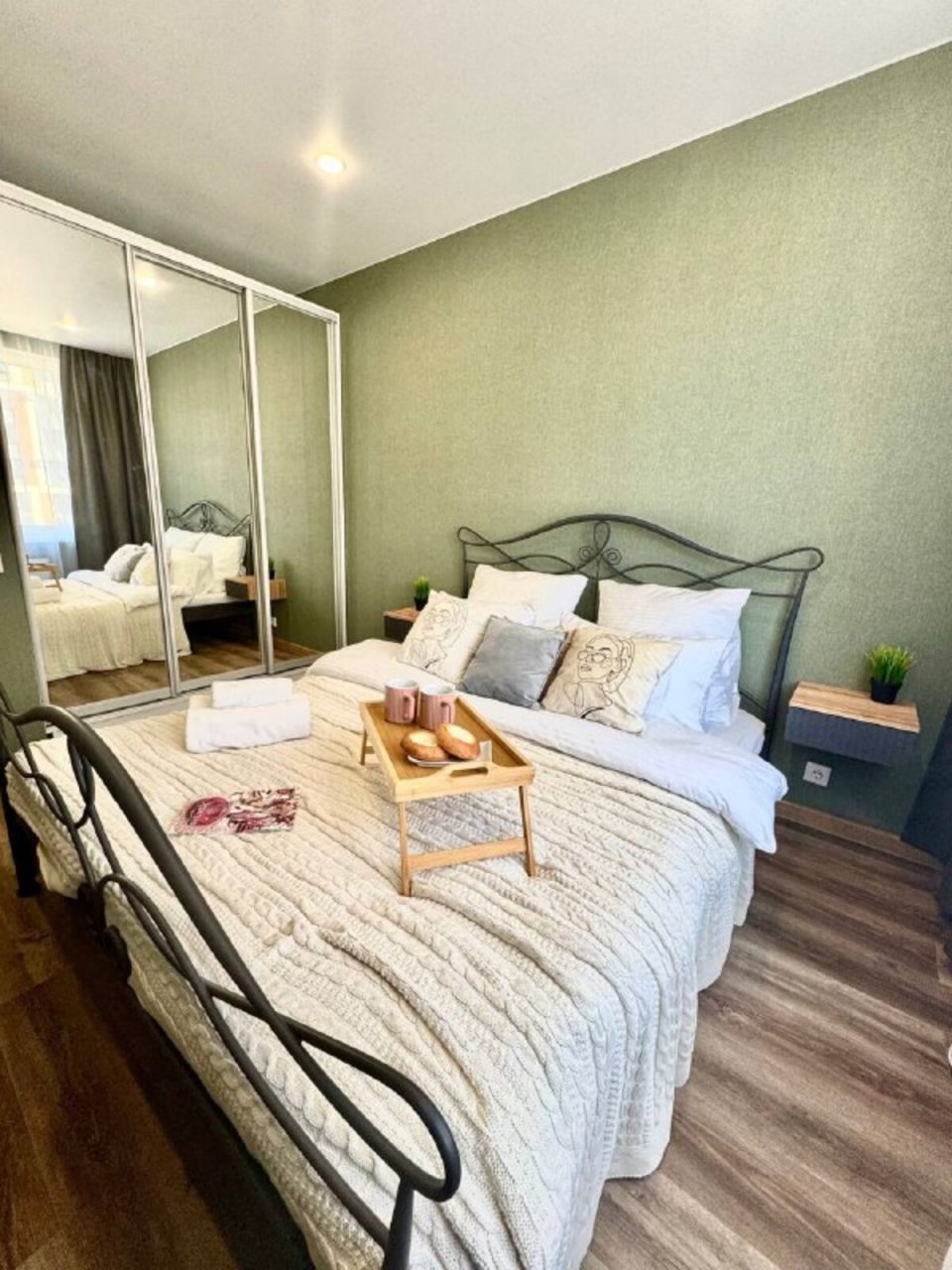 Квартира (Евродвушка Валенсия), Апартаменты Life Apartments Валенсия
