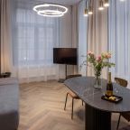 Люкс (Двухкомнатный с видом на реку), Апарт-отель МиаМиа