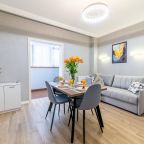 Люкс (Семейный 5 этаж), Апартаменты Sun City Apartments на Виноградной 2/3А