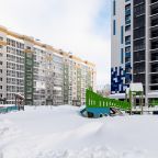 Детская площадка и закрытый двор