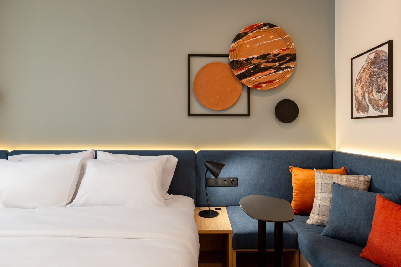 Двухместный (Стандартный номер с кроватью King-size и диваном), Отель Hampton by Hilton Perm
