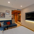 Двухместный (Стандартный номер с кроватью King-size и диваном), Отель Hampton by Hilton Perm