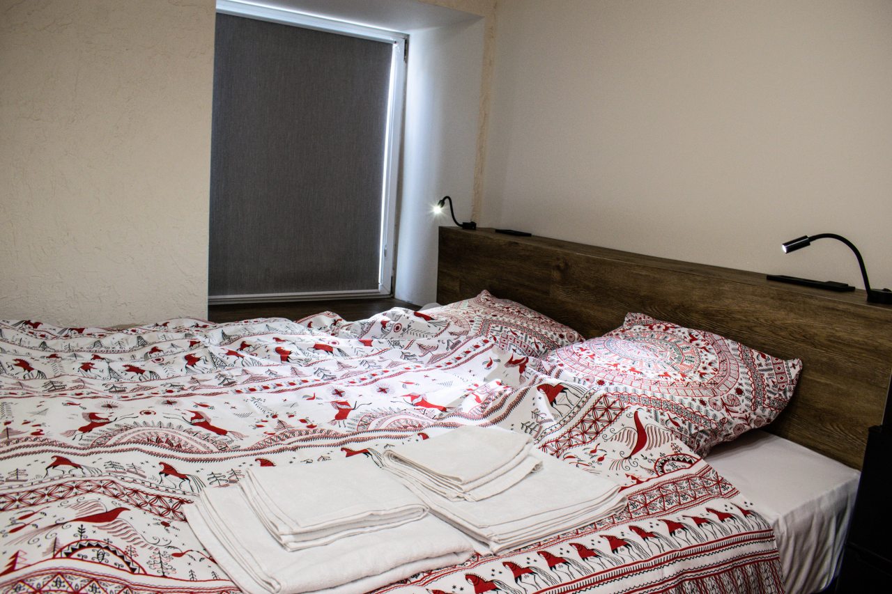 Кровать king-size 200х200