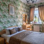 Двуспальная кровать