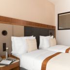 Делюкс, Отель PLATO MEOT Park & Hotel