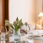 Люкс (С балконом), Отель PLATO MEOT Park & Hotel