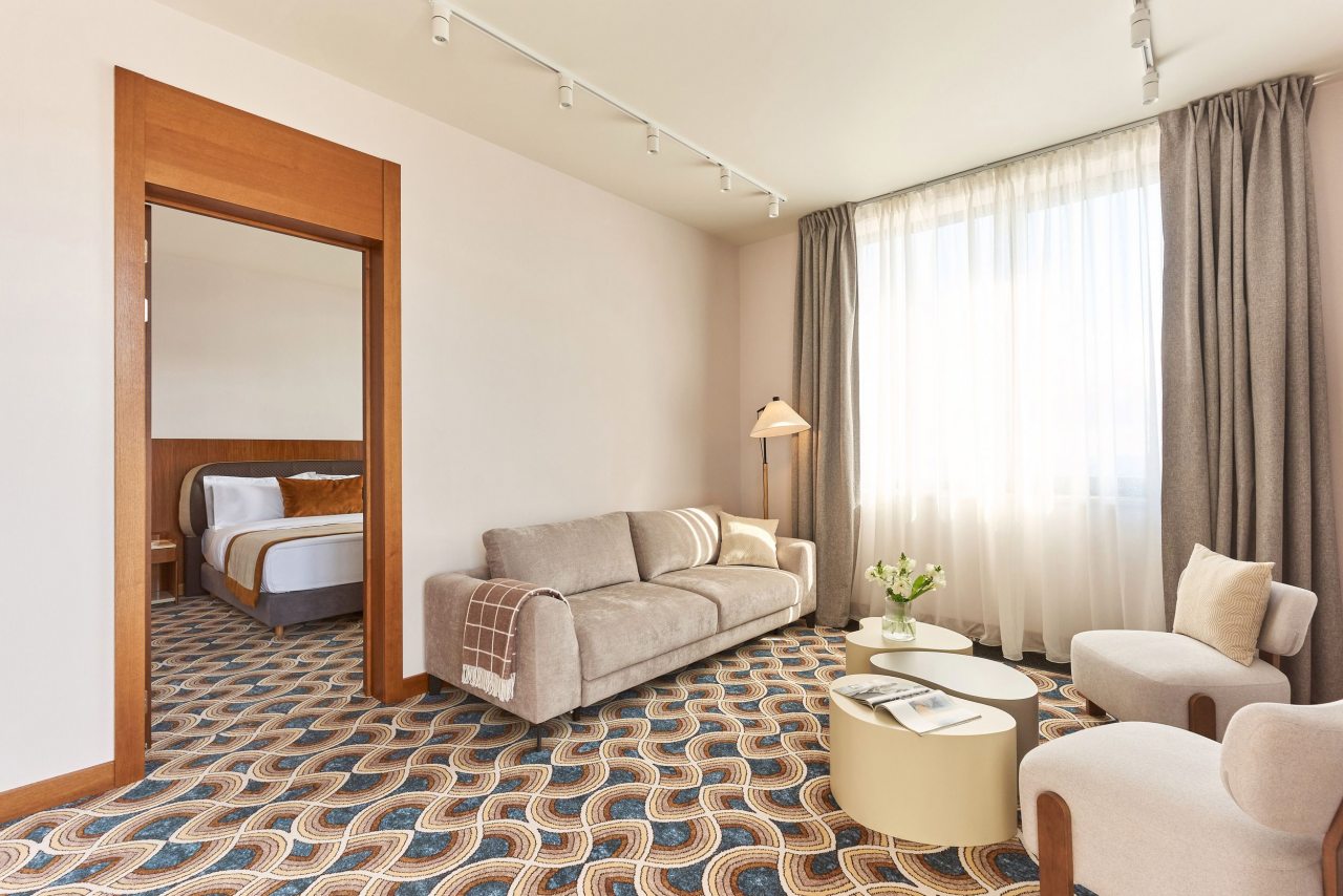 Люкс (С балконом), Отель PLATO MEOT Park & Hotel