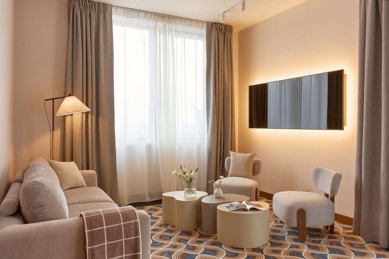 Люкс (С балконом), Отель PLATO MEOT Park & Hotel