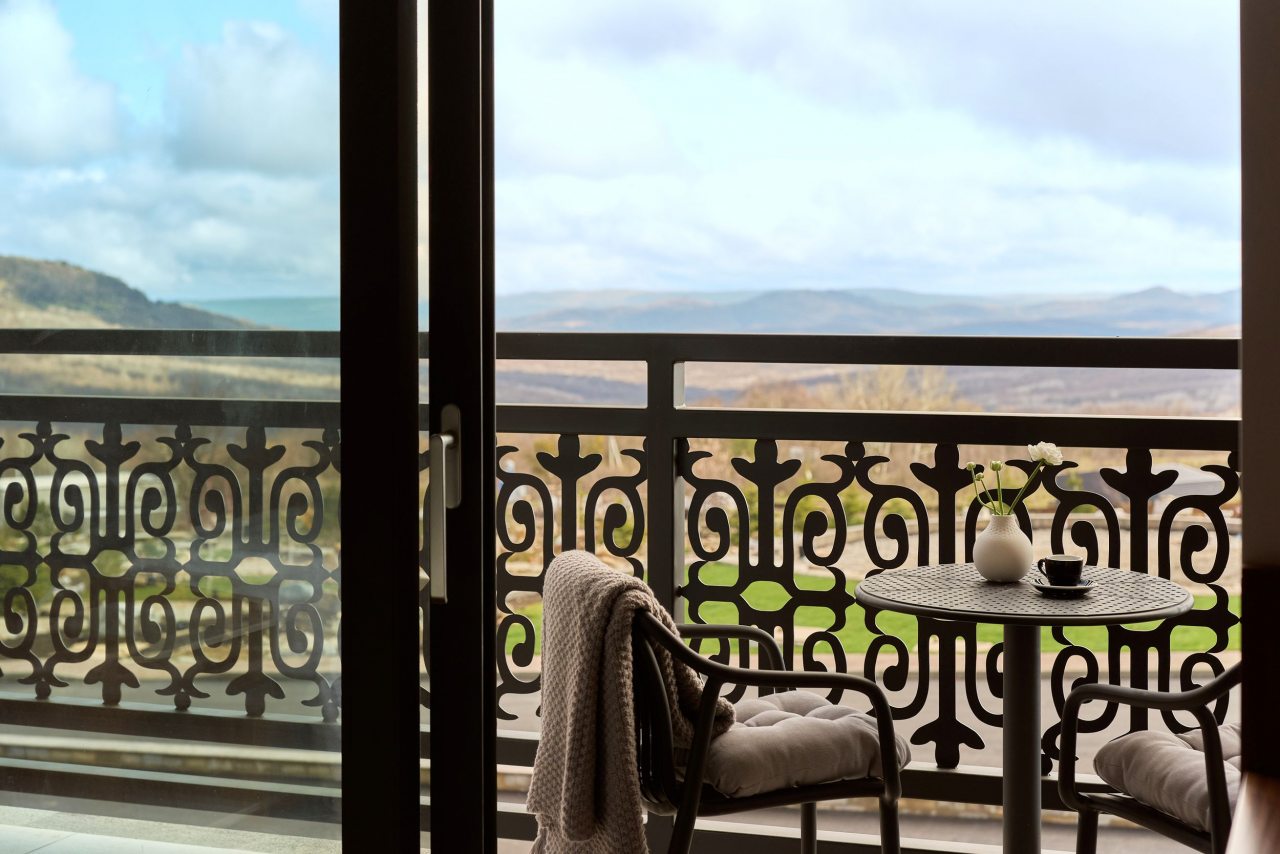 Люкс (С балконом), Отель PLATO MEOT Park & Hotel